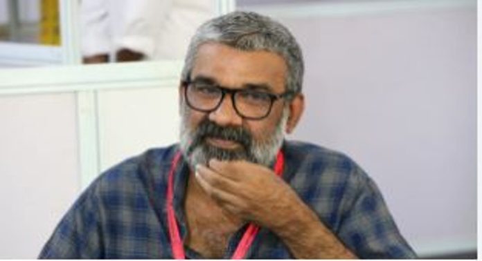 ലൈംഗികാതിക്രമ കേസ് ; സംവിധായകന് രഞ്ജിത്തിനെ അന്വേഷണസംഘം ചോദ്യം ചെയ്യുന്നു ലൈംഗികാതിക്രമ കേസ് ; സംവിധായകന് രഞ്ജിത്തിനെ അന്വേഷണസംഘം ചോദ്യം ചെയ്യുന്നു