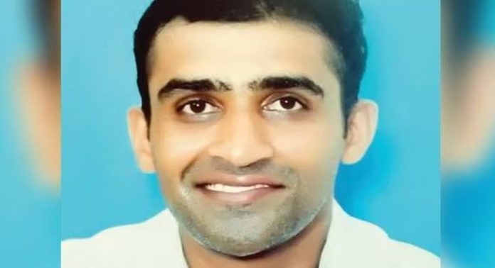 തീരരക്ഷാസേനയുടെ ഹെലികോപ്റ്റർ അപകടത്തിൽപ്പെട്ട സംഭവം ; മലയാളി പൈലറ്റ് മരിച്ചു തീരരക്ഷാസേനയുടെ ഹെലികോപ്റ്റർ അപകടത്തിൽപ്പെട്ട സംഭവം ; മലയാളി പൈലറ്റ് മരിച്ചു