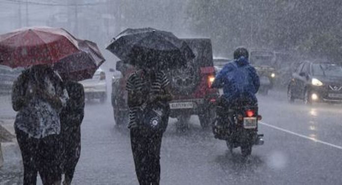 സംസ്ഥാനത്ത് വീണ്ടും ശക്തമായ മഴയ്ക്ക് സാധ്യത ; മുന്നറിയിപ്പ് നൽകി അധികൃതർ സംസ്ഥാനത്ത് വീണ്ടും ശക്തമായ മഴയ്ക്ക് സാധ്യത ; മുന്നറിയിപ്പ് നൽകി അധികൃതർ