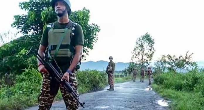 മണിപ്പൂരില് വെടിവെയ്പ്പും സ്ഫോടനവും ; സ്ത്രീ ഉള്പ്പെടെ രണ്ടുപേർ കൊല്ലപ്പെട്ടു മണിപ്പൂരില് വെടിവെയ്പ്പും സ്ഫോടനവും ; സ്ത്രീ ഉള്പ്പെടെ രണ്ടുപേർ കൊല്ലപ്പെട്ടു