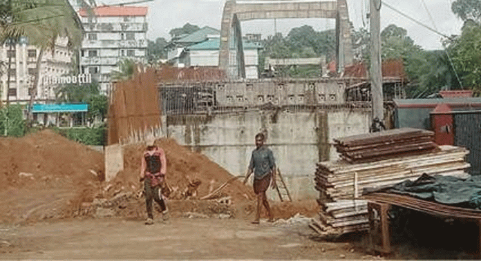 കോഴഞ്ചേരിയിൽ പമ്പാനദിയിലെ സമാന്തരപാലത്തിന്റെ നിർമാണം പുനരാരംഭിച്ചു കോഴഞ്ചേരിയിൽ പമ്പാനദിയിലെ സമാന്തരപാലത്തിന്റെ നിർമാണം പുനരാരംഭിച്ചു