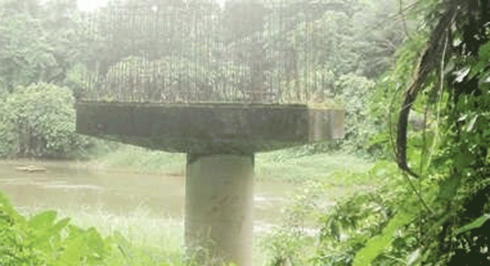 സംസ്ഥാന സർക്കാരിന്റെ നാലാം വർഷത്തെ 100-ദിനപരിപാടിയിൽ ചിറ്റൂർ കടവ് പാലംപണിക്ക് ഇടമില്ല സംസ്ഥാന സർക്കാരിന്റെ നാലാം വർഷത്തെ 100-ദിനപരിപാടിയിൽ ചിറ്റൂർ കടവ് പാലംപണിക്ക് ഇടമില്ല