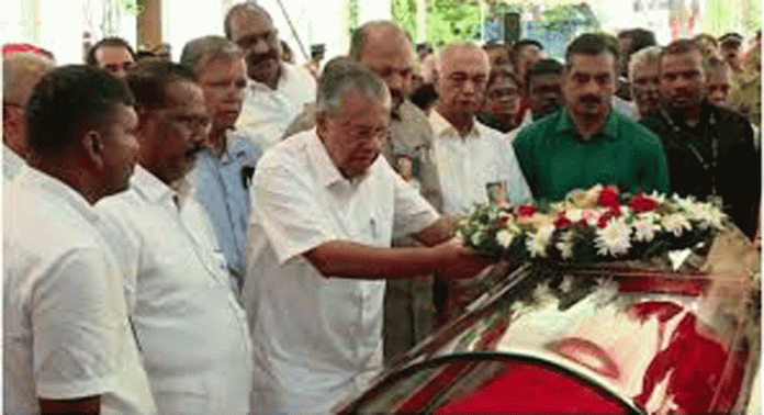 അന്തരിച്ച സിപിഎം നേതാവ് എംഎം ലോറൻസിന്റെ മൃതദേഹം മെഡിക്കൽ കോളേജിന് കൈമാറാനുള്ള തീരുമാനത്തിനെതിരെ മകൾ ആശ ഹൈക്കോടതിയിൽ അന്തരിച്ച സിപിഎം നേതാവ് എംഎം ലോറൻസിന്റെ മൃതദേഹം മെഡിക്കൽ കോളേജിന് കൈമാറാനുള്ള തീരുമാനത്തിനെതിരെ മകൾ ആശ ഹൈക്കോടതിയിൽ