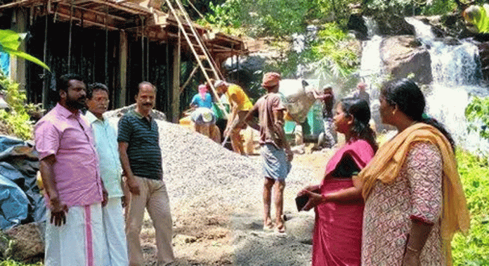 മണ്ണീറ വെള്ളച്ചാട്ടം : ടോയ്ലെറ്റ് കോംപ്ലക്സ് നിർമ്മാണം പുരോഗമിക്കുന്നു മണ്ണീറ വെള്ളച്ചാട്ടം : ടോയ്ലെറ്റ് കോംപ്ലക്സ് നിർമ്മാണം പുരോഗമിക്കുന്നു