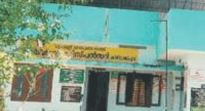 മല്ലപ്പള്ളിയിൽ ഒന്നരക്കോടിയുടെ ആശുപത്രി ഉദ്ഘാടനം കഴിഞ്ഞ് നാലുവർഷമായിട്ടും തുറന്നില്ല മല്ലപ്പള്ളിയിൽ ഒന്നരക്കോടിയുടെ ആശുപത്രി ഉദ്ഘാടനം കഴിഞ്ഞ് നാലുവർഷമായിട്ടും തുറന്നില്ല