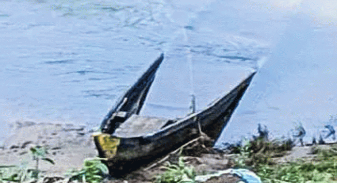 മാരാന്തോട്ടം കടവിലെ കടത്ത് നിലച്ചു മാരാന്തോട്ടം കടവിലെ കടത്ത് നിലച്ചു