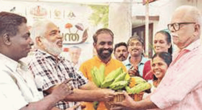 ആറാട്ടുപുഴ കൃഷിഭവനിൽ കർഷകച്ചന്ത തുടങ്ങി ആറാട്ടുപുഴ കൃഷിഭവനിൽ കർഷകച്ചന്ത തുടങ്ങി