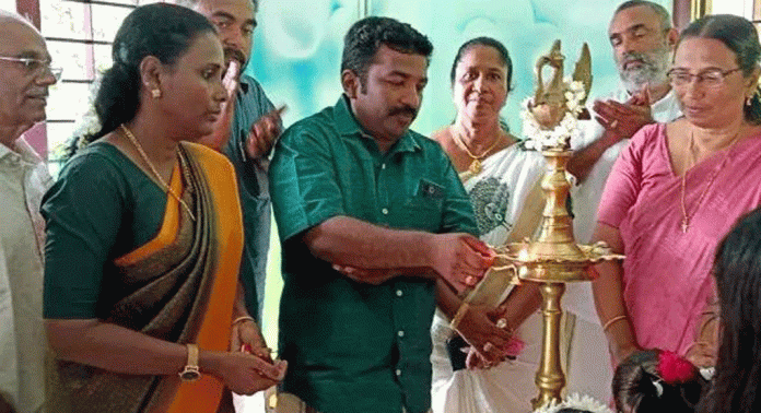 തുമ്പമൺ ഗ്രാമപഞ്ചായത്തിലെ അങ്കണവാടി കെട്ടിടത്തിന്റെ ഉദ്ഘാടനം നടന്നു തുമ്പമൺ ഗ്രാമപഞ്ചായത്തിലെ അങ്കണവാടി കെട്ടിടത്തിന്റെ ഉദ്ഘാടനം നടന്നു