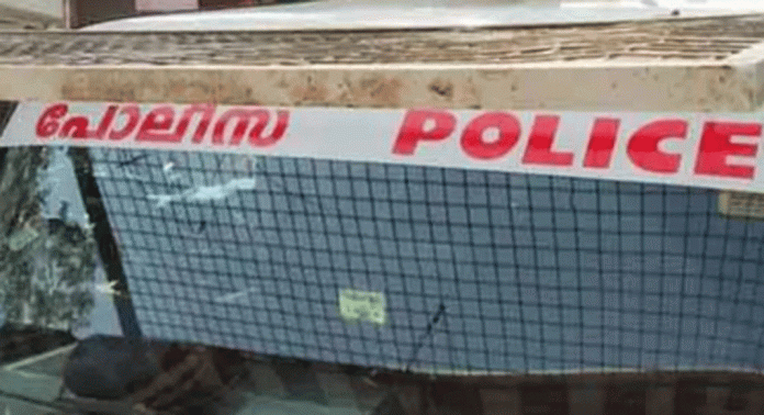 ഭാര്യ ജനനേന്ദ്രിയം ഛേദിക്കാൻ ശ്രമിച്ചു ; ഭർത്താവ് ഗുരുതരാവസ്ഥയിൽ ആശുപത്രിയിൽ ഭാര്യ ജനനേന്ദ്രിയം ഛേദിക്കാൻ ശ്രമിച്ചു ; ഭർത്താവ് ഗുരുതരാവസ്ഥയിൽ ആശുപത്രിയിൽ