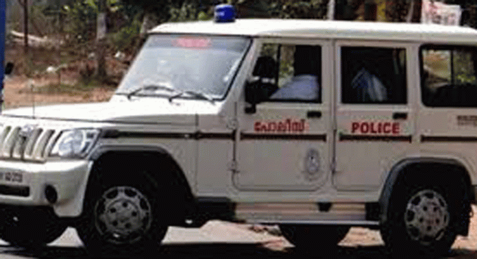 തൃശൂർ കയ്പമംഗലത്ത് യുവാവിനെ മർദ്ദിച്ച് കൊന്ന് ആംബുലൻസിൽ തള്ളി തൃശൂർ കയ്പമംഗലത്ത് യുവാവിനെ മർദ്ദിച്ച് കൊന്ന് ആംബുലൻസിൽ തള്ളി