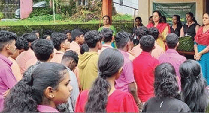 പ്രമാടം നേതാജിയിൽ നാളികേരദിനം ആചരിച്ചു പ്രമാടം നേതാജിയിൽ നാളികേരദിനം ആചരിച്ചു
