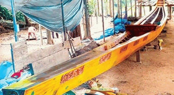 കീക്കൊഴൂർ-വയലത്തലയുടെ പുതിയ പള്ളിയോടം ഇന്ന് നീരണിയും കീക്കൊഴൂർ-വയലത്തലയുടെ പുതിയ പള്ളിയോടം ഇന്ന് നീരണിയും
