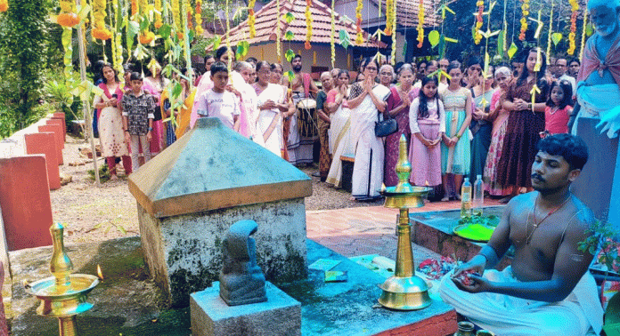 റാന്നി വൈക്കം ഭുവനേശ്വരി ക്ഷേത്രത്തിൽ ആയില്യം പൂജ നടന്നു റാന്നി വൈക്കം ഭുവനേശ്വരി ക്ഷേത്രത്തിൽ ആയില്യം പൂജ നടന്നു