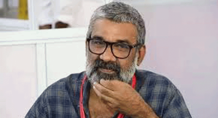 സംവിധായകൻ രഞ്ജിത്തിനെതിരായ ലൈംഗിക പീഡന പരാതി പിൻവലിക്കാൻ സമ്മർദ്ദമെന്ന് പരാതിക്കാരനായ യുവാവ് സംവിധായകൻ രഞ്ജിത്തിനെതിരായ ലൈംഗിക പീഡന പരാതി പിൻവലിക്കാൻ സമ്മർദ്ദമെന്ന് പരാതിക്കാരനായ യുവാവ്