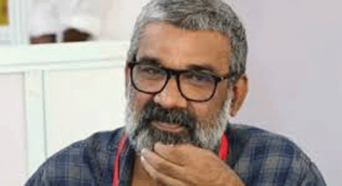 യുവാവിന്റെ പീഡന പരാതിയിൽ സംവിധായകൻ രഞ്ജിത്തിന് മുൻകൂര് ജാമ്യം യുവാവിന്റെ പീഡന പരാതിയിൽ സംവിധായകൻ രഞ്ജിത്തിന് മുൻകൂര് ജാമ്യം