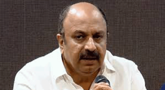 ബലാത്സംഗക്കേസിലെ മുന്കൂര് ജാമ്യാപേക്ഷ ഹൈക്കോടതി തള്ളിയതിന് പിന്നാലെ സിദ്ദിഖ് ഒളിവില് പോയെന്ന് സൂചന ബലാത്സംഗക്കേസിലെ മുന്കൂര് ജാമ്യാപേക്ഷ ഹൈക്കോടതി തള്ളിയതിന് പിന്നാലെ സിദ്ദിഖ് ഒളിവില് പോയെന്ന് സൂചന
