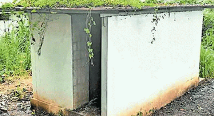 മാലിന്യത്തില് വീര്പ്പുമുട്ടി തിരുവല്ല നഗരസഭ സ്വകാര്യ ബസ് സ്റ്റാന്റും പരിസരവും മാലിന്യത്തില് വീര്പ്പുമുട്ടി തിരുവല്ല നഗരസഭ സ്വകാര്യ ബസ് സ്റ്റാന്റും പരിസരവും