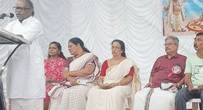 തുകലശ്ശേരി കളത്തട്ട് ഗ്രന്ഥശാലയുടെ ഓണാഘോഷം നടന്നു തുകലശ്ശേരി കളത്തട്ട് ഗ്രന്ഥശാലയുടെ ഓണാഘോഷം നടന്നു