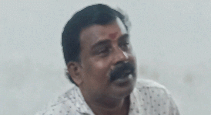 പ്ലസ് ടു വിദ്യാർഥിനിയെ ബസ്സിനുള്ളിൽ വെച്ച് പീഡിപ്പിച്ച കണ്ടക്ടർക്ക് നാലുവർഷം കഠിനതടവും 10,000 രൂപ പിഴയും പ്ലസ് ടു വിദ്യാർഥിനിയെ ബസ്സിനുള്ളിൽ വെച്ച് പീഡിപ്പിച്ച കണ്ടക്ടർക്ക് നാലുവർഷം കഠിനതടവും 10,000 രൂപ പിഴയും