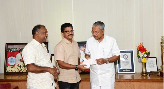 ജില്ലാ പ്രവാസി അസോസിയേഷന്റെ നേതൃത്വത്തിൽ വായനാടിനായി സമാഹരിച്ച തുക ദുരിതാശ്വാസ നിധിയിലേക്ക് കൈമാറി ജില്ലാ പ്രവാസി അസോസിയേഷന്റെ നേതൃത്വത്തിൽ വായനാടിനായി സമാഹരിച്ച തുക ദുരിതാശ്വാസ നിധിയിലേക്ക് കൈമാറി