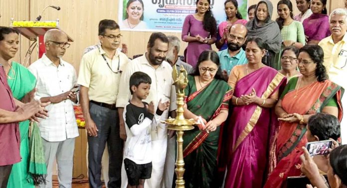 ഗൃഹസദസ്സിൻ്റെ റിസോഴ്സ് പേഴ്സൺമാർക്കുള്ള പരിശീലന പരിപാടിയുടെ ഉത്ഘാടനം നടത്തി ഗൃഹസദസ്സിൻ്റെ റിസോഴ്സ് പേഴ്സൺമാർക്കുള്ള പരിശീലന പരിപാടിയുടെ ഉത്ഘാടനം നടത്തി