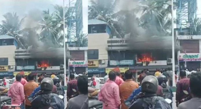 തിരുവനന്തപുരം പാപ്പനംകോട് തീപിടുത്തം : എസി പൊട്ടിത്തെറിച്ചതാകാമെന്ന് പ്രാഥമിക നിഗമനം തിരുവനന്തപുരം പാപ്പനംകോട് തീപിടുത്തം : എസി പൊട്ടിത്തെറിച്ചതാകാമെന്ന് പ്രാഥമിക നിഗമനം