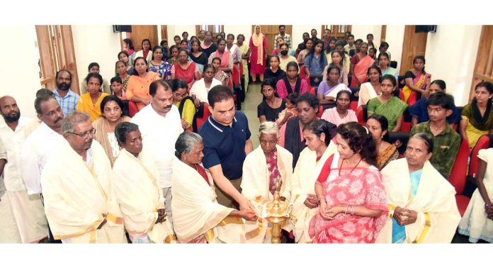 ഓണാഘോഷവും കുടുംബ സംഗമവും സംഘടിപ്പിച്ചു ഓണാഘോഷവും കുടുംബ സംഗമവും സംഘടിപ്പിച്ചു