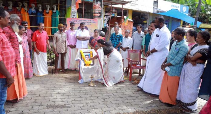 പെരുനാട് മേലേതിൽ ബാബുവിന്റെ ആത്മഹത്യയ്ക്ക് കാരണമായവരെ സംരക്ഷിക്കുന്ന പോലീസ് നടപടിയില് പ്രതിഷേധിച്ച് മൗന ജാഥ നടത്തി ബിജെപി പെരുനാട് മേലേതിൽ ബാബുവിന്റെ ആത്മഹത്യയ്ക്ക് കാരണമായവരെ സംരക്ഷിക്കുന്ന പോലീസ് നടപടിയില് പ്രതിഷേധിച്ച് മൗന ജാഥ നടത്തി ബിജെപി