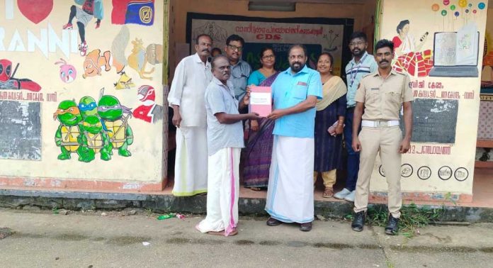 റാന്നി പെരുമ്പുഴ ബസ് സ്റ്റാന്ഡില് എല്ലാ ബസുകളും പ്രവേശിക്കണമെന്ന തീരുമാനം കര്ശനമാക്കി റാന്നി പെരുമ്പുഴ ബസ് സ്റ്റാന്ഡില് എല്ലാ ബസുകളും പ്രവേശിക്കണമെന്ന തീരുമാനം കര്ശനമാക്കി