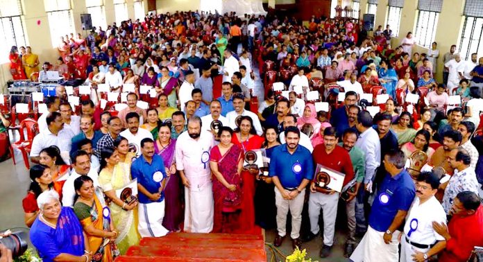 സ്കൂളുകളില് സബ്ജെക്ട് മിനിമം ഈ വര്ഷം മുതല് : മന്ത്രി വി. ശിവന്കുട്ടി സ്കൂളുകളില് സബ്ജെക്ട് മിനിമം ഈ വര്ഷം മുതല് : മന്ത്രി വി. ശിവന്കുട്ടി