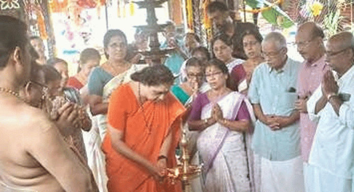 മൂർത്തിട്ട ഗണപതിക്ഷേത്രത്തിലെ വിനായക ചതുർഥി ഗണേശോത്സവത്തിന് തുടക്കമായി മൂർത്തിട്ട ഗണപതിക്ഷേത്രത്തിലെ വിനായക ചതുർഥി ഗണേശോത്സവത്തിന് തുടക്കമായി