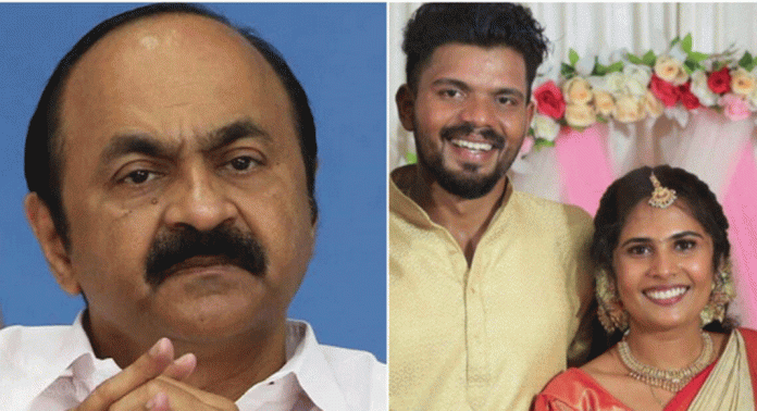 ശ്രുതിക്ക് ആവശ്യമായ എല്ലാ കരുതലും ഒരു മകളുടെ സ്ഥാനത്ത് കണ്ട് നിറവേറ്റുമെന്ന് പ്രതിപക്ഷ നേതാവ് വിഡി സതീശൻ ശ്രുതിക്ക് ആവശ്യമായ എല്ലാ കരുതലും ഒരു മകളുടെ സ്ഥാനത്ത് കണ്ട് നിറവേറ്റുമെന്ന് പ്രതിപക്ഷ നേതാവ് വിഡി സതീശൻ
