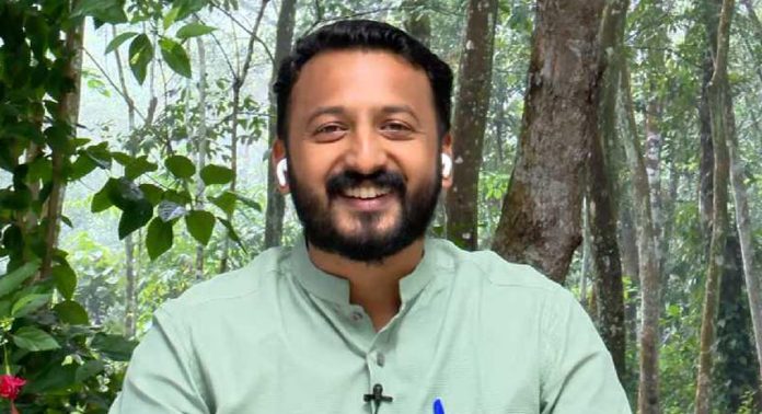പാലക്കാട് മതേരത്വവും വര്ഗീയതയും തമ്മിലുള്ള നേരിട്ടുള്ള പോരാട്ടമാണെന്ന് കോണ്ഗ്രസ് സ്ഥാനാര്ത്ഥി രാഹുല് മാങ്കൂട്ടത്തില് പാലക്കാട് മതേരത്വവും വര്ഗീയതയും തമ്മിലുള്ള നേരിട്ടുള്ള പോരാട്ടമാണെന്ന് കോണ്ഗ്രസ് സ്ഥാനാര്ത്ഥി രാഹുല് മാങ്കൂട്ടത്തില്