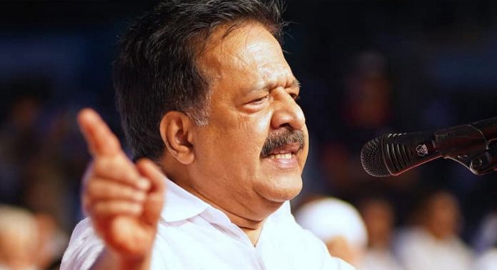 പഴയ കത്തുകൾ കൊണ്ടുവന്ന് കോൺഗ്രസിനെ ദുർബലപ്പെടുത്താമെന്ന് ആരും കരുതേണ്ട ; രമേശ് ചെന്നിത്തല പഴയ കത്തുകൾ കൊണ്ടുവന്ന് കോൺഗ്രസിനെ ദുർബലപ്പെടുത്താമെന്ന് ആരും കരുതേണ്ട ; രമേശ് ചെന്നിത്തല