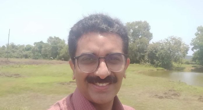 നവീന് ബാബുവിന്റെ വിയോഗത്തില് ഞെട്ടല് മാറാതെ കുടുംബം നവീന് ബാബുവിന്റെ വിയോഗത്തില് ഞെട്ടല് മാറാതെ കുടുംബം