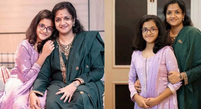 അമ്മയേ മുറിച്ചുവെച്ചതുപോലെയുണ്ട് ; വൈറലായി ശിവകാര്ത്തികേയന്റെ മകളുടെ പുത്തന് ചിത്രം അമ്മയേ മുറിച്ചുവെച്ചതുപോലെയുണ്ട് ; വൈറലായി ശിവകാര്ത്തികേയന്റെ മകളുടെ പുത്തന് ചിത്രം