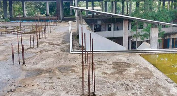 എങ്ങുമെത്താതെ കലഞ്ഞൂർ ഗവ. മോഡൽ ഹയർസെക്കൻഡറി സ്കൂള് കെട്ടിട നിര്മ്മാണം എങ്ങുമെത്താതെ കലഞ്ഞൂർ ഗവ. മോഡൽ ഹയർസെക്കൻഡറി സ്കൂള് കെട്ടിട നിര്മ്മാണം