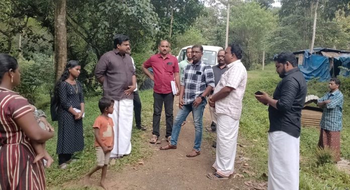 മൂഴിയാറിലെ തദ്ദേശീയ കുടുംബങ്ങൾക്ക് ആധുനിക സൗകര്യങ്ങളോടുകൂടിയ ഫ്ലാറ്റുകൾ നിർമ്മിച്ചു നൽകാനുള്ള പ്രൊപ്പോസൽ തയ്യാറായതായി അഡ്വ. കെ യു ജനീഷ് കുമാർ എം എൽ എ മൂഴിയാറിലെ തദ്ദേശീയ കുടുംബങ്ങൾക്ക് ആധുനിക സൗകര്യങ്ങളോടുകൂടിയ ഫ്ലാറ്റുകൾ നിർമ്മിച്ചു നൽകാനുള്ള പ്രൊപ്പോസൽ തയ്യാറായതായി അഡ്വ. കെ യു ജനീഷ് കുമാർ എം എൽ എ