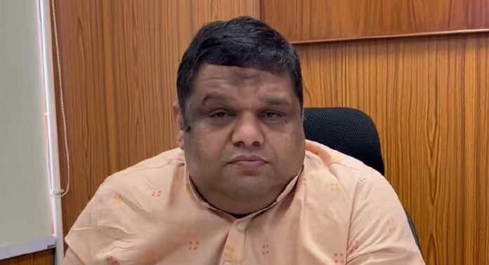 മദ്രസ അടപ്പിക്കുന്നതില് നിലപാട് കടുപ്പിച്ച് ദേശീയ ബാലാവകാശ കമ്മീഷന് മദ്രസ അടപ്പിക്കുന്നതില് നിലപാട് കടുപ്പിച്ച് ദേശീയ ബാലാവകാശ കമ്മീഷന്