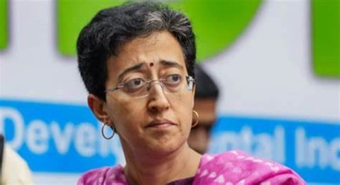മുഖ്യമന്ത്രിയുടെ ഔദ്യോഗിക വസതിയിൽ നിന്ന് അതിഷിയെ പുറത്താക്കിയതായി എ.എ.പി മുഖ്യമന്ത്രിയുടെ ഔദ്യോഗിക വസതിയിൽ നിന്ന് അതിഷിയെ പുറത്താക്കിയതായി എ.എ.പി