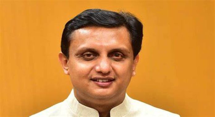 പ്രതിപക്ഷ നേതാവ് വി.ഡി. സതീശനെതിരെ മന്ത്രി മുഹമ്മദ് റിയാസ് പ്രതിപക്ഷ നേതാവ് വി.ഡി. സതീശനെതിരെ മന്ത്രി മുഹമ്മദ് റിയാസ്