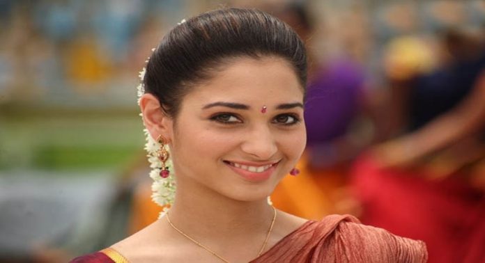 ഓണ്ലൈൻ ബെറ്റിംഗ് ആപ് കേസ് ; നടി തമന്നയെ ചോദ്യം ചെയ്ത് ഇഡി ഓണ്ലൈൻ ബെറ്റിംഗ് ആപ് കേസ് ; നടി തമന്നയെ ചോദ്യം ചെയ്ത് ഇഡി