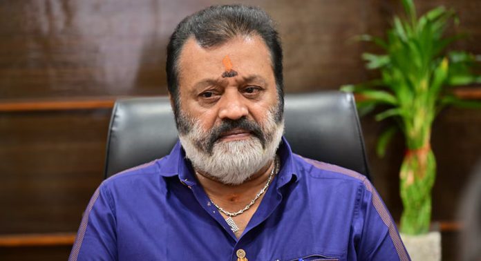 നവീൻ ബാബുവിന്റെ വീട് സന്ദർശിച്ച് സുരേഷ് ഗോപി നവീൻ ബാബുവിന്റെ വീട് സന്ദർശിച്ച് സുരേഷ് ഗോപി