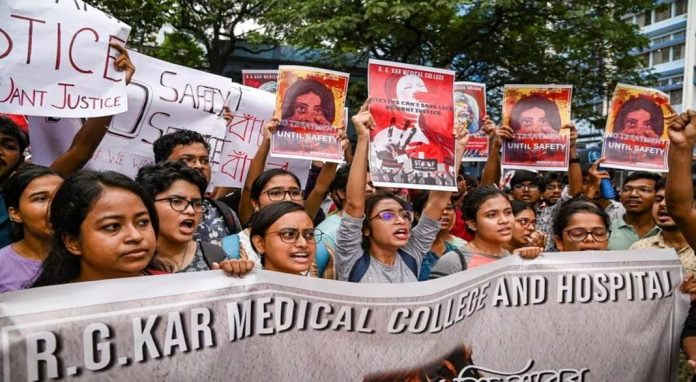 വാഗ്ദാനം പാലിച്ചില്ല ; ബംഗാളില് ജൂനിയര് ഡോക്ടര്മാര് വീണ്ടും സമരത്തില് വാഗ്ദാനം പാലിച്ചില്ല ; ബംഗാളില് ജൂനിയര് ഡോക്ടര്മാര് വീണ്ടും സമരത്തില്