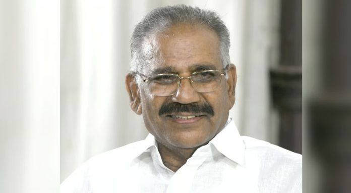 എ കെ ശശീന്ദ്രൻ മന്ത്രിയായി തുടരും എ കെ ശശീന്ദ്രൻ മന്ത്രിയായി തുടരും