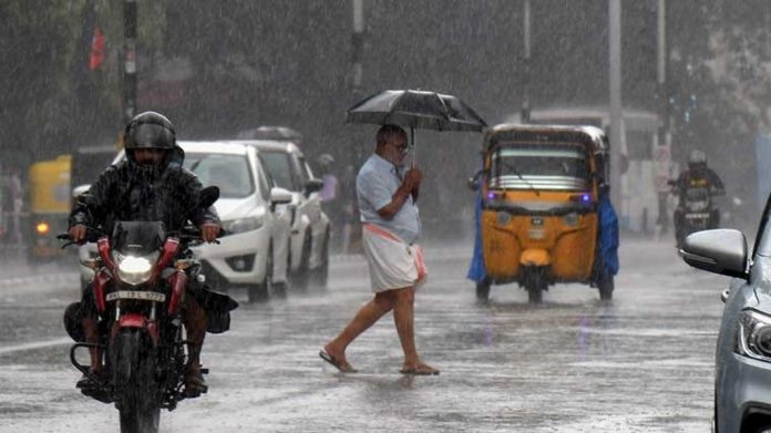 സംസ്ഥാനത്ത് ഇന്ന് പരക്കെ മഴയ്ക്ക് സാധ്യത, 4 ജില്ലകളിൽ യെല്ലോ അലർട്ട് സംസ്ഥാനത്ത് ഇന്ന് പരക്കെ മഴയ്ക്ക് സാധ്യത, 4 ജില്ലകളിൽ യെല്ലോ അലർട്ട്