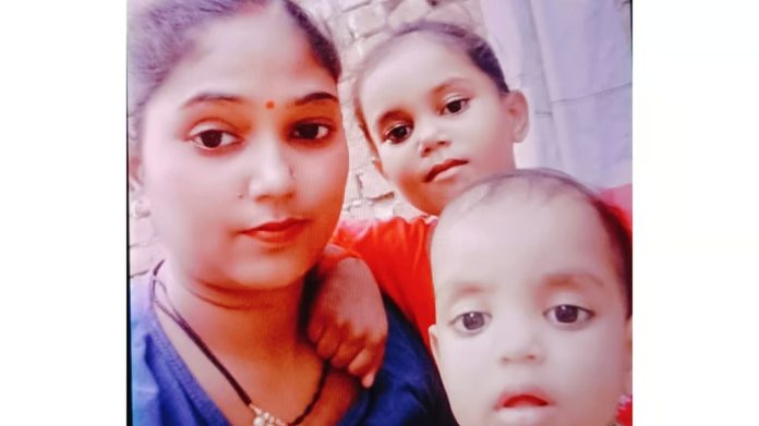 യുപിയില് പിഞ്ചുകുഞ്ഞുങ്ങളെ അടക്കം കുടുംബത്തിലെ നാലുപേരെ വെടിവെച്ചുകൊന്നു യുപിയില് പിഞ്ചുകുഞ്ഞുങ്ങളെ അടക്കം കുടുംബത്തിലെ നാലുപേരെ വെടിവെച്ചുകൊന്നു