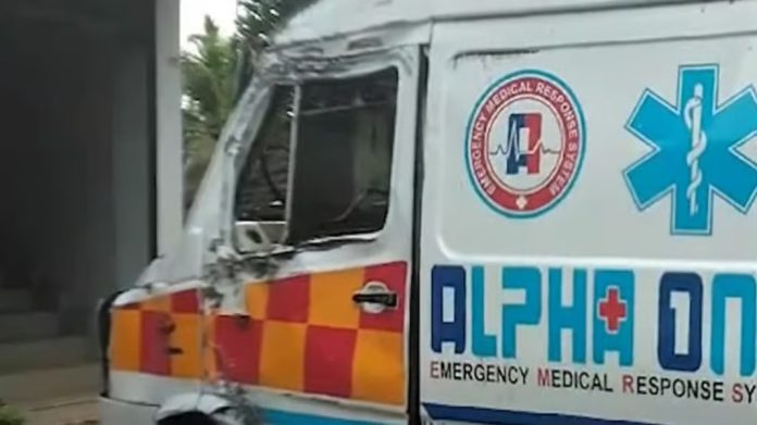 കോട്ടയത്ത് രോഗിയുമായ പോയ ആംബുലന്സ് വിട്ടിലേക്ക് ഇടിച്ചുകയറി ; രോഗി മരിച്ചു കോട്ടയത്ത് രോഗിയുമായ പോയ ആംബുലന്സ് വിട്ടിലേക്ക് ഇടിച്ചുകയറി ; രോഗി മരിച്ചു
