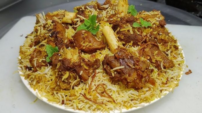 ദുര്ഗാ പൂജ ; ബംഗാളിലെ ജയിലുകളില് അന്തേവാസികള്ക്ക് മട്ടന് ബിരിയാണിയും ബസന്തി പുലാവും ദുര്ഗാ പൂജ ; ബംഗാളിലെ ജയിലുകളില് അന്തേവാസികള്ക്ക് മട്ടന് ബിരിയാണിയും ബസന്തി പുലാവും