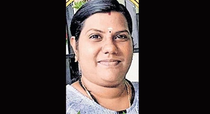 വീസ തട്ടിപ്പിന് ഇരയായ യുവതി ജീവനൊടുക്കി വീസ തട്ടിപ്പിന് ഇരയായ യുവതി ജീവനൊടുക്കി